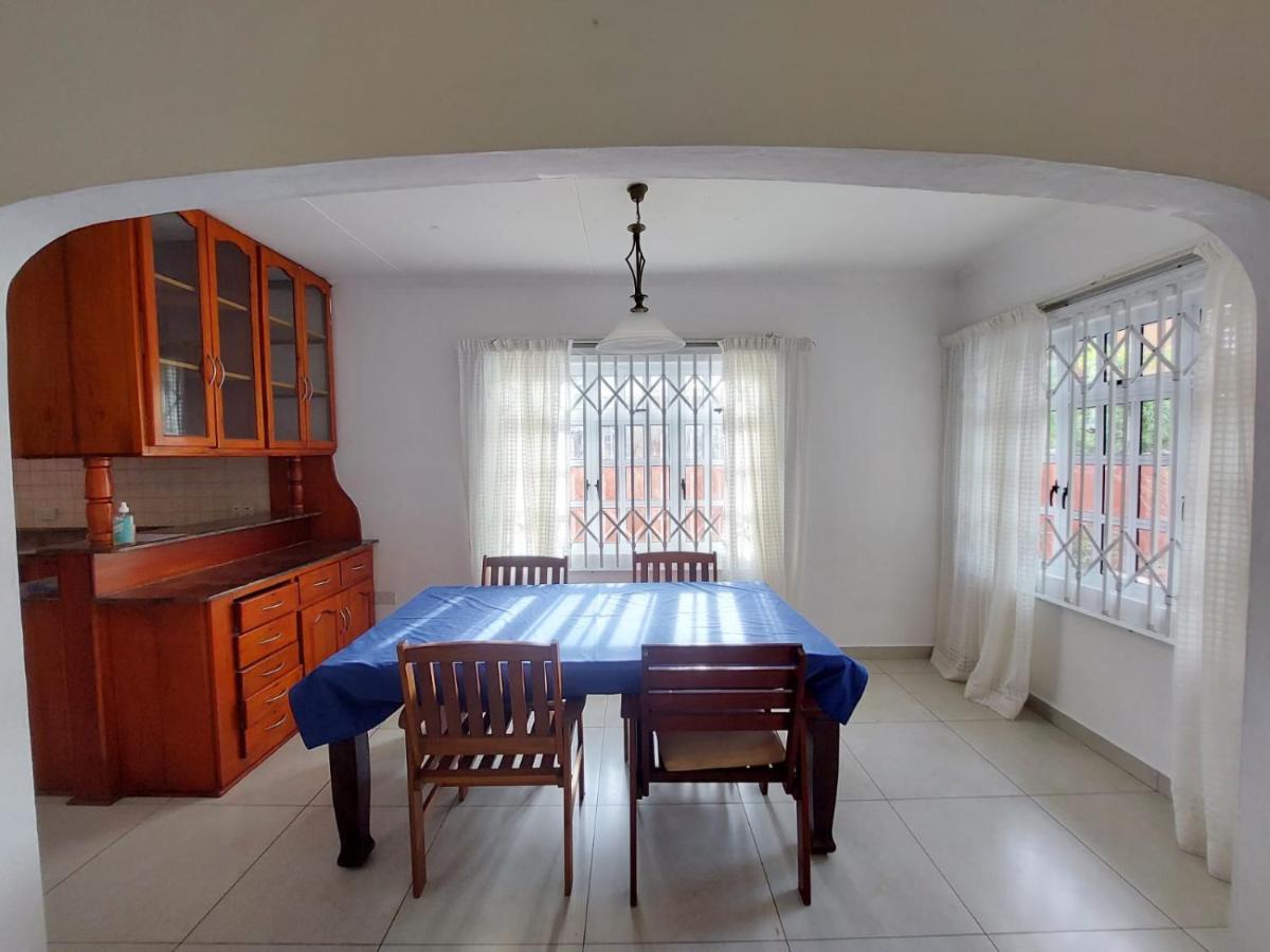 Beau Vallon Villa Self Catering With Pool Exterior foto